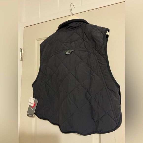 Free People FP Movement $128 Quin Quilted Puffer Vest Primaloft Black Athletic - Picture 3 of 8